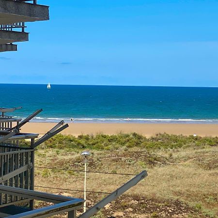 Piso Primera Linea De Playa Laredo Exterior photo