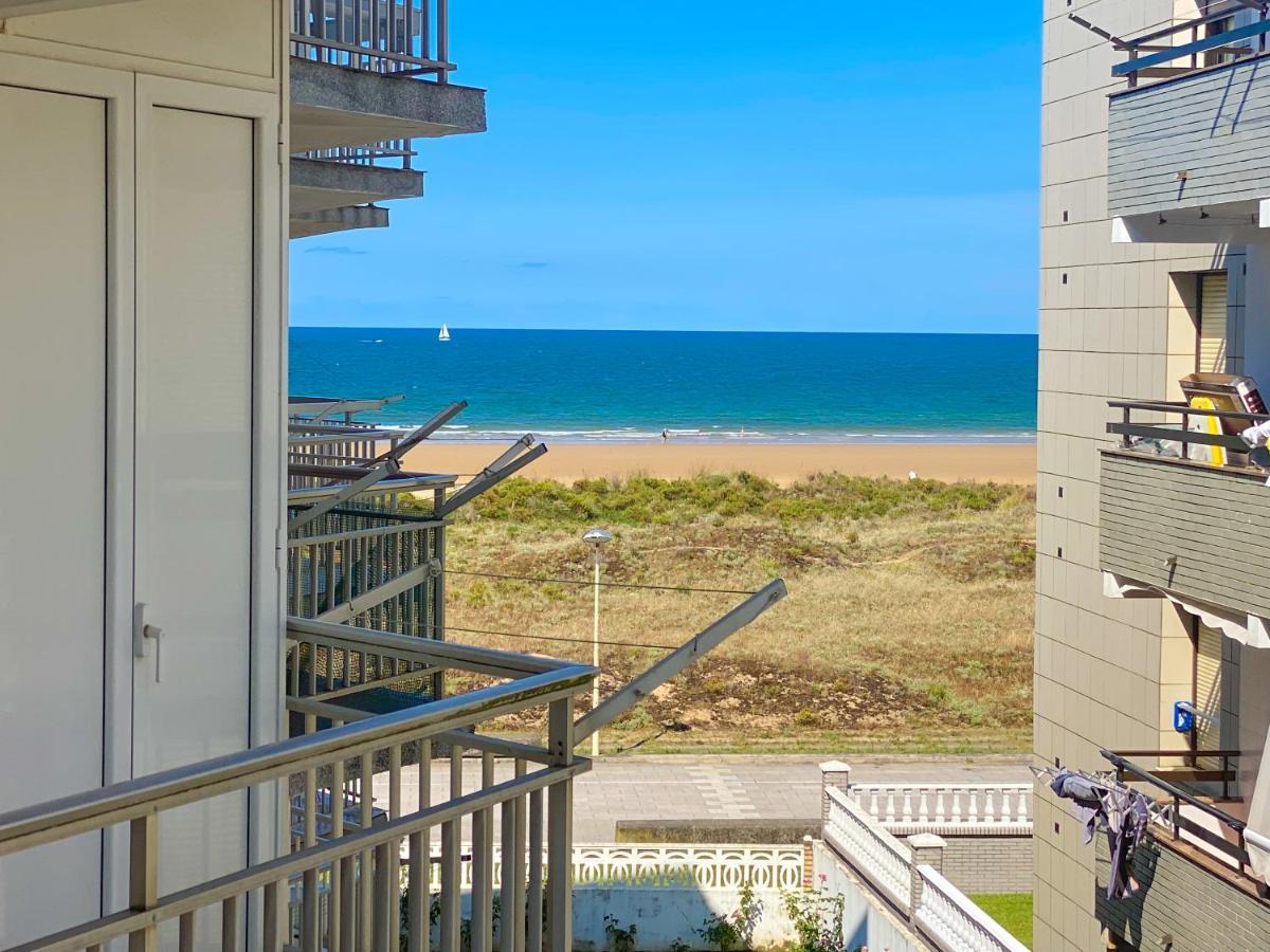 Piso Primera Linea De Playa Laredo Exterior photo